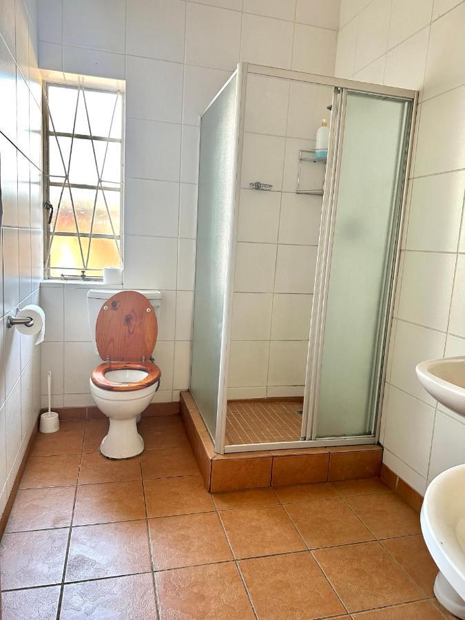 Blue Lantern Bed And Breakfast Kempton Park Exterior photo