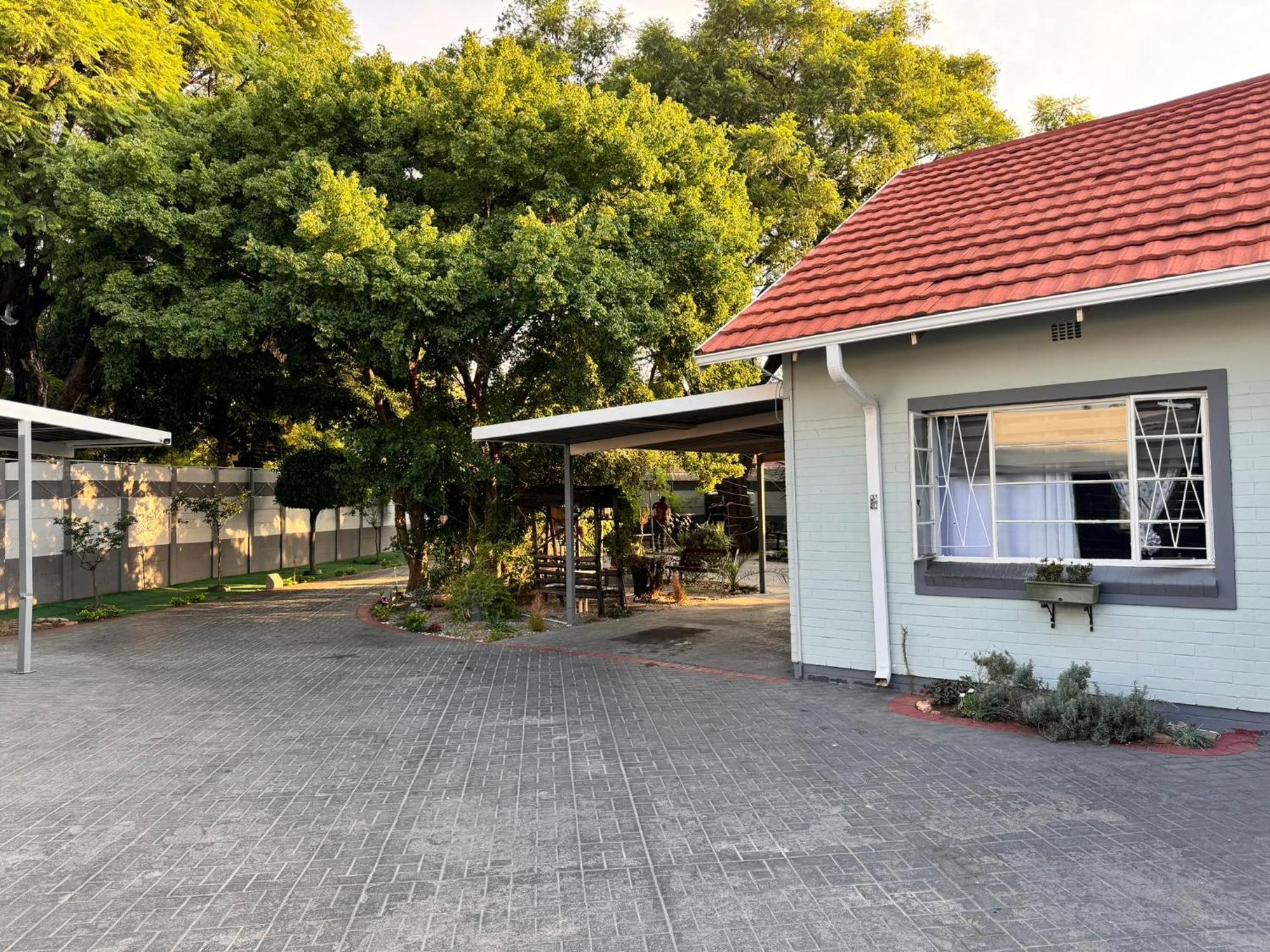 Blue Lantern Bed And Breakfast Kempton Park Exterior photo