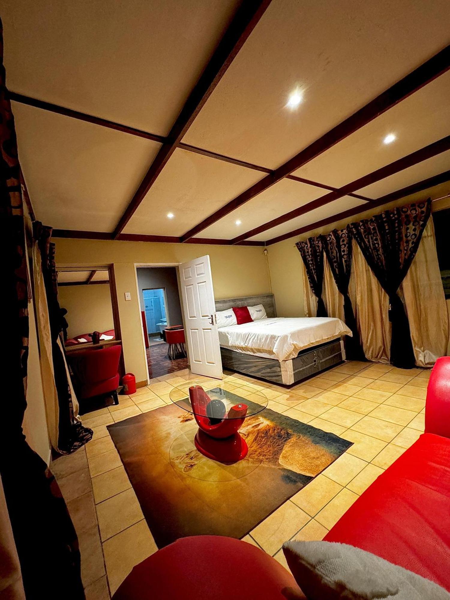 Blue Lantern Bed And Breakfast Kempton Park Exterior photo