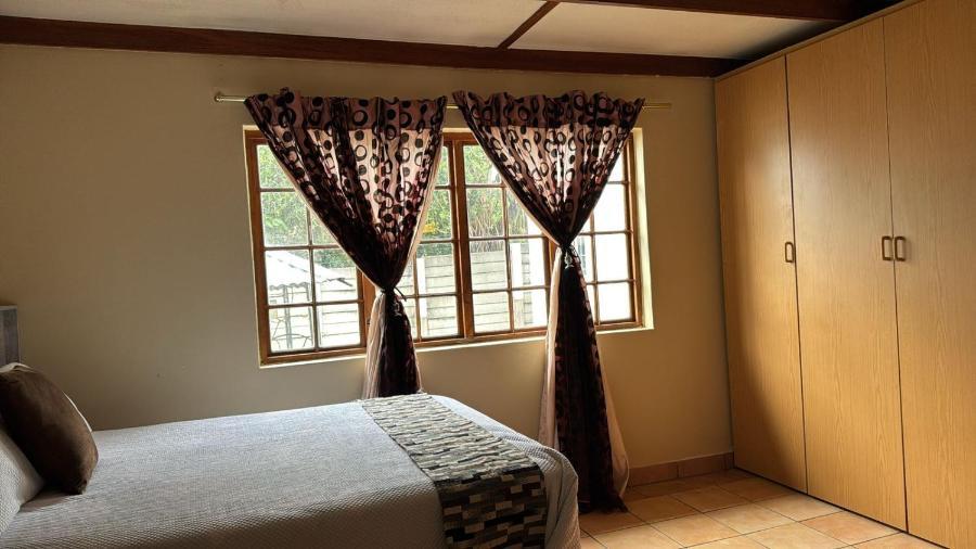 Blue Lantern Bed And Breakfast Kempton Park Exterior photo